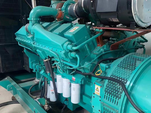 海门更换100kW柴油发电机组机油时，需要注意哪些事项？